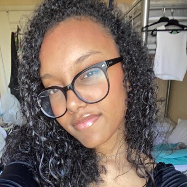 Babysitter in Ivry-sur-Seine: Inès