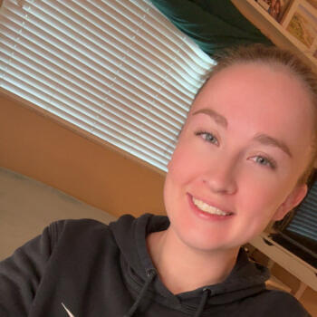 Babysitter in Lake Elsinore: Ashley