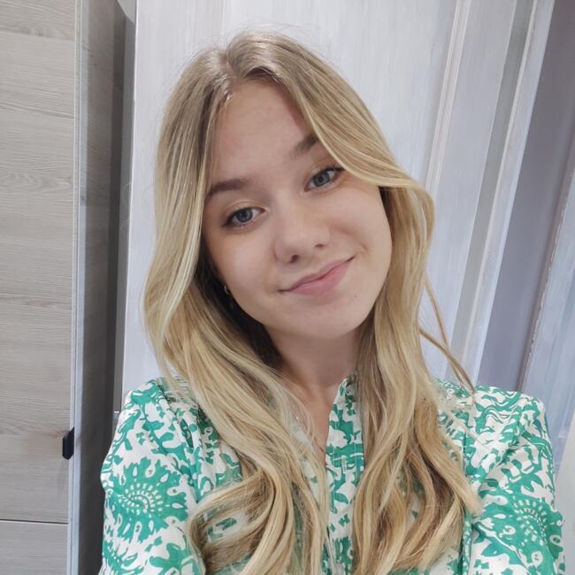 Babysitter in Nice: Angela