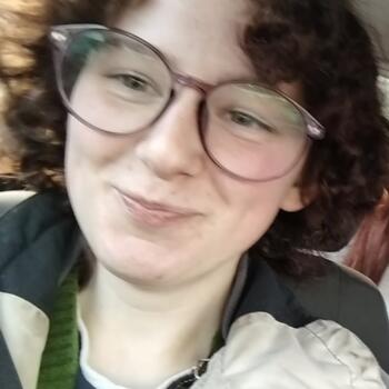 Babysitter in Dunedin: Freya