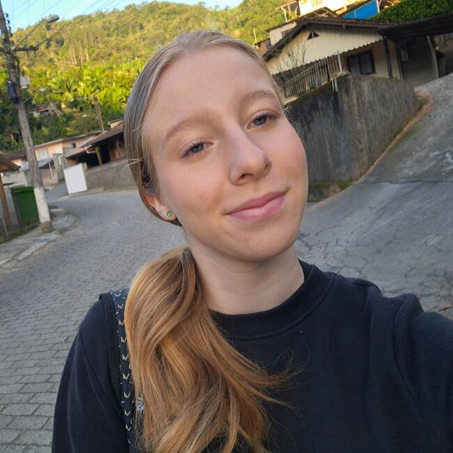 Babá em Blumenau: Sofia de Souza