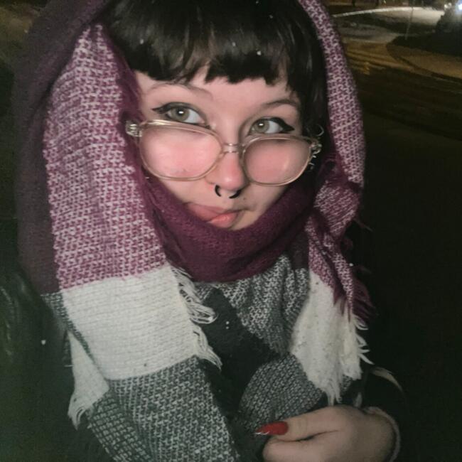 Babysitter in Blainville-sur-Orne: Shaina