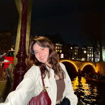 Babysitter in Overveen: Cella