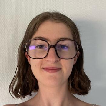 Babysitter in Roanne: Lucie