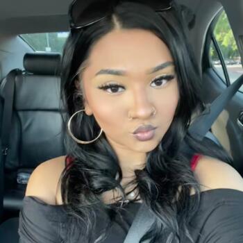 Babysitter in Borough of Queens: Ashleyann