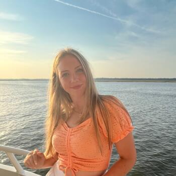 Babysitter in Saint Charles: Cassie