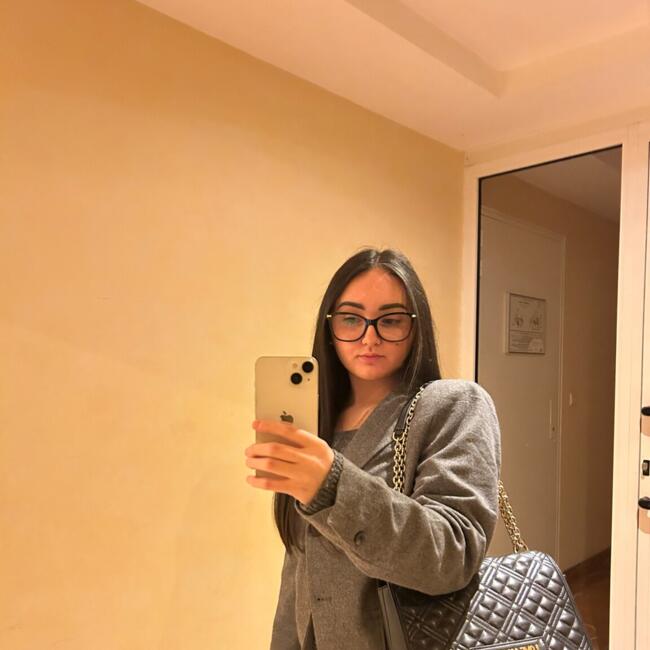 Babysitter in Nice: Chiara