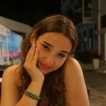 Babysitter in Pátrai: Ανέλια