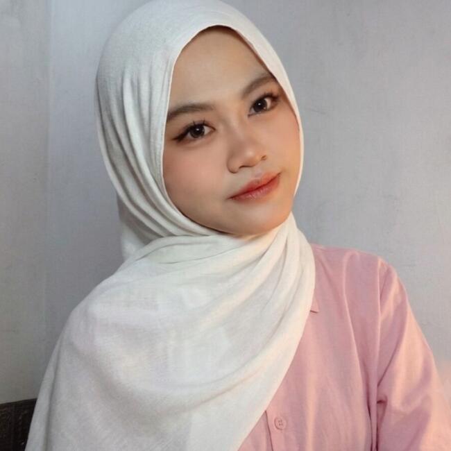 Babysitter in Jakarta: Naira