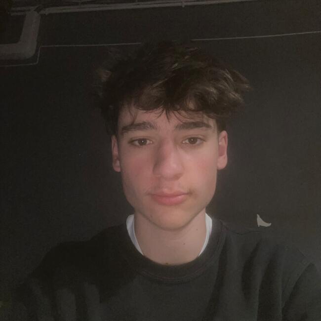 Babysitter in Neuilly-Saint-Front: Maxence