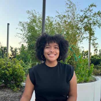 Babysitter Cypress Point (Texas): Iyonna