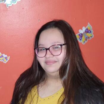Babysitter in San Esteban: Valery
