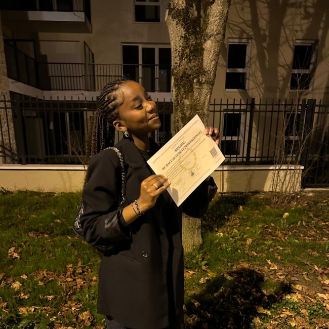 Babysitter in Mantes-la-Jolie: Cecilia