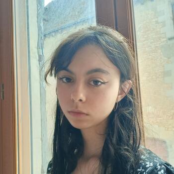 Babysitter in Dun-le-Roi: Celeste