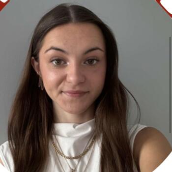 Babysitter in Saint-Didier-d'Aussiat: Kelsie