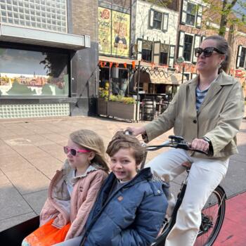 Babysitting job in The Hague: babysitting job Elke