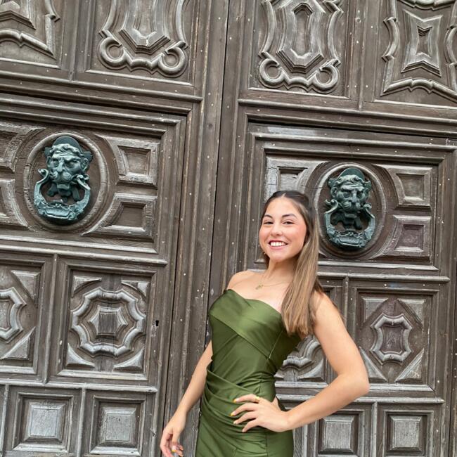 Nanny in Oviedo: Dayanaa