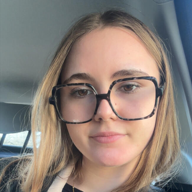 Babysitter in Mont-Saint-Aignan: Ludivine