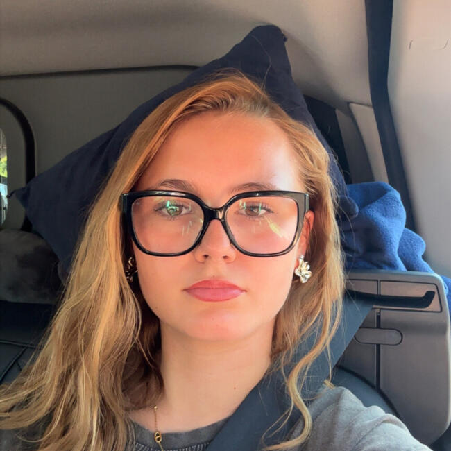Babysitter in Mont-Saint-Aignan: Ludivine