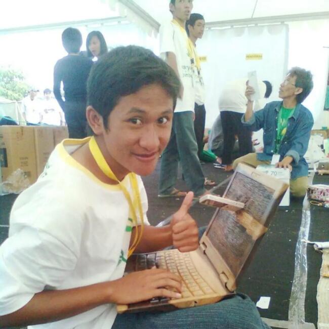 Babysitting job in Jember: Dave