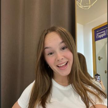 Babysitter in Hauterive (Normandie): Jade