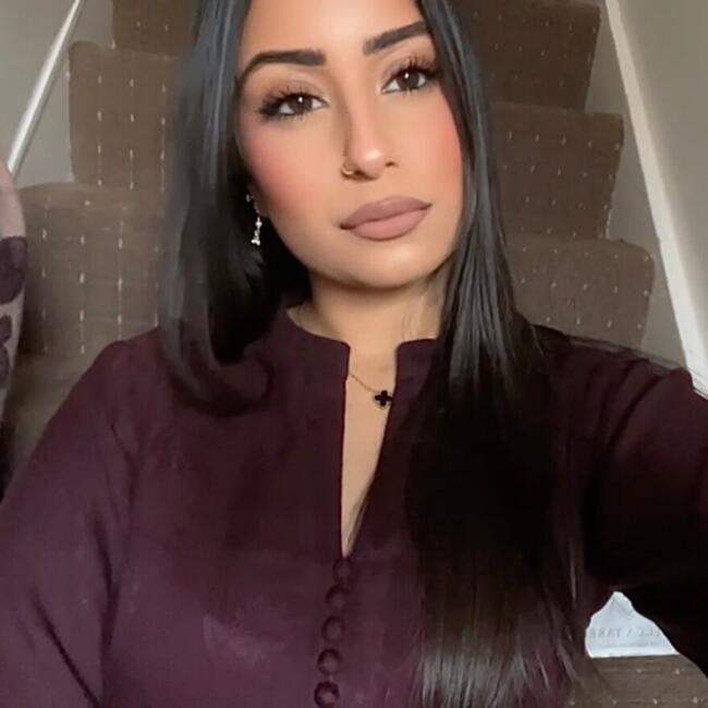 Babysitter in Dagenham: Alisha