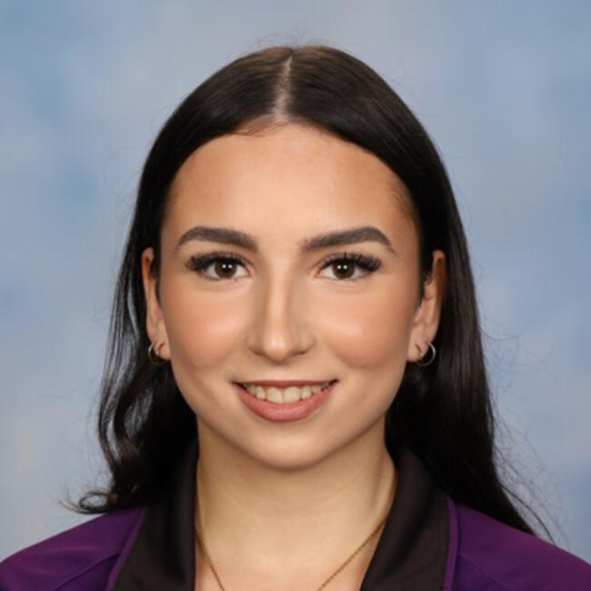 Babysitter in Melbourne: Myrina