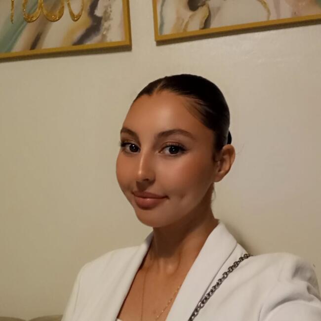 مربية أطفال في مكناس: Chaymae