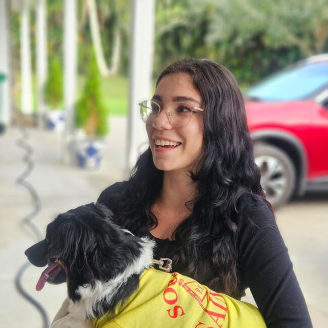 Babysitter in Davie: Maya