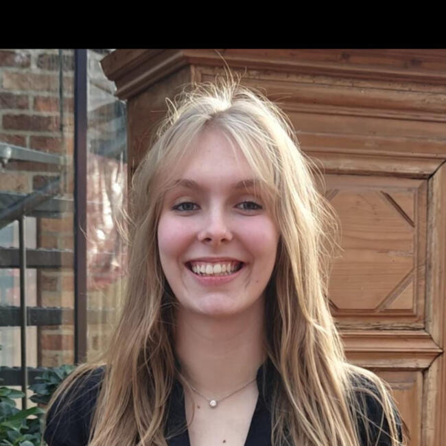 Babysitter in Sint-Pieters-Leeuw: Ineke