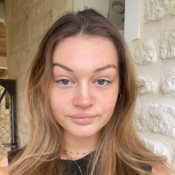 Babysitter in Bordeaux: Adèle