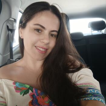 Babysitter Maringá: Mariana