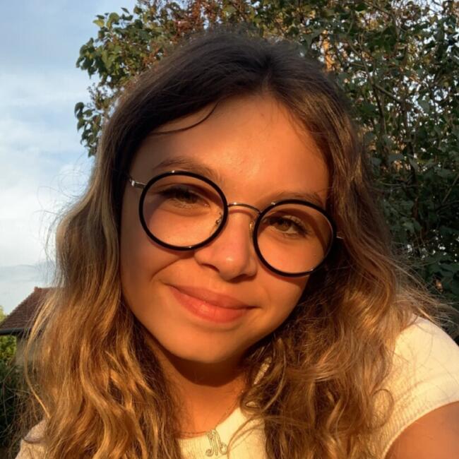 Babysitter in Roanne: Marie