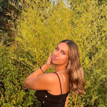 Baby-sitter La Ville-aux-Dames: Nina