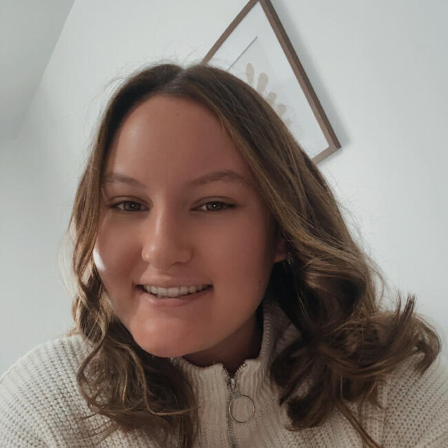 Babysitter in Saint-Laurent: Charlotte