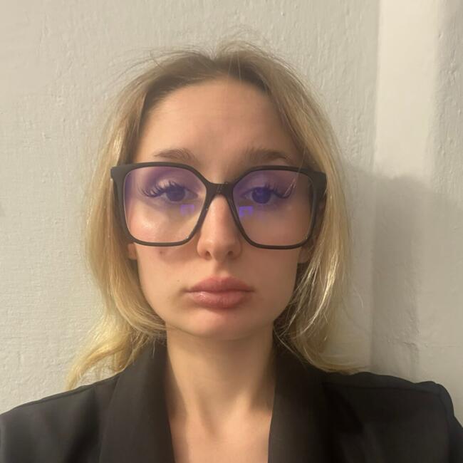 Babysitter in Poznan: Julia