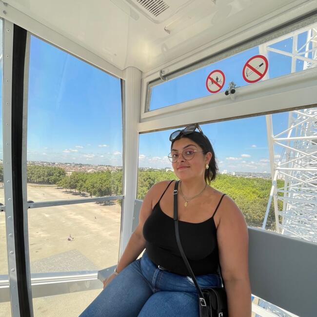 Babysitter in Saint-Pierre-des-Corps: Zoe