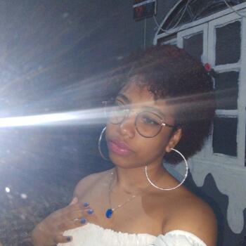 Babá em São Pedro da Aldeia: Larissa