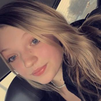 Babysitter in Rockford: Alexandra