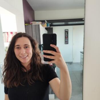Baby-sitter in Neuville-en-Ferrain: Clémence