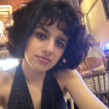 Babysitter in Paris: Léa