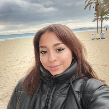Babysitter in Murcia: Amina