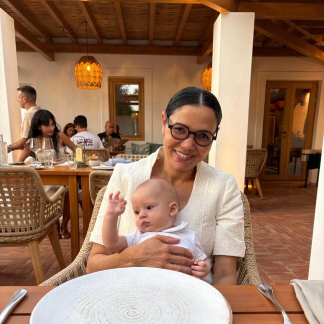 Trabalho de babysitting em Carvoeiro: Debora