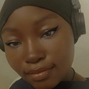 Babysitter in Saskatoon: Aishat