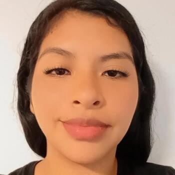 Babysitter Lima: Leyla