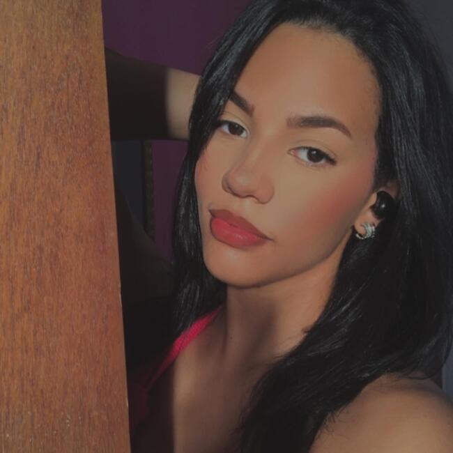 Babysitter in Caruaru: Emily