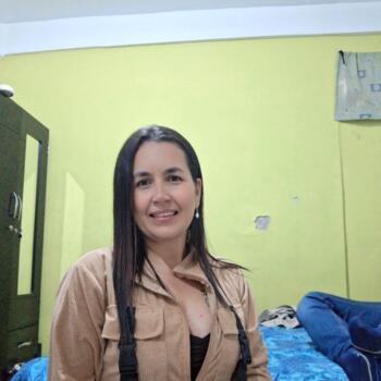 Babysitter in Bello: Paula