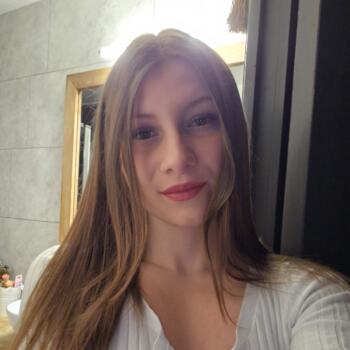 Babysitter in Laguenne: Lana