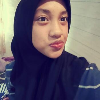 Pengasuh di Puchong: Nabilah