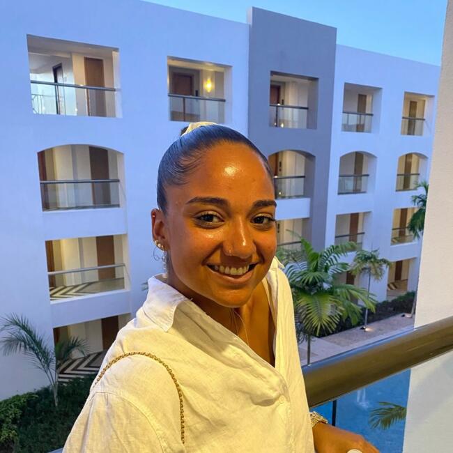 Babysitter in Lo Barnechea: Anais Beaulieu